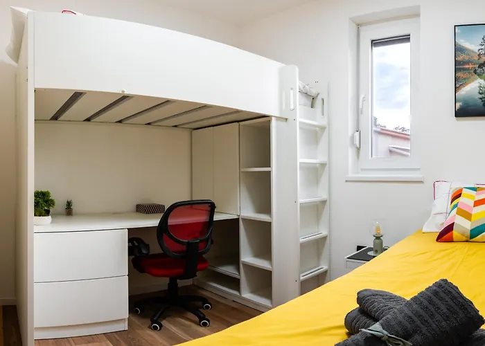 Lumos Residence - Free Private Parking